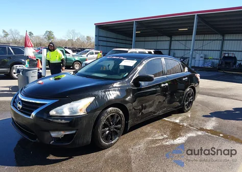 2015 Nissan Altima 2.5 S z USA, uszkodzony, nr VIN 1N4AL3AP4FC486947